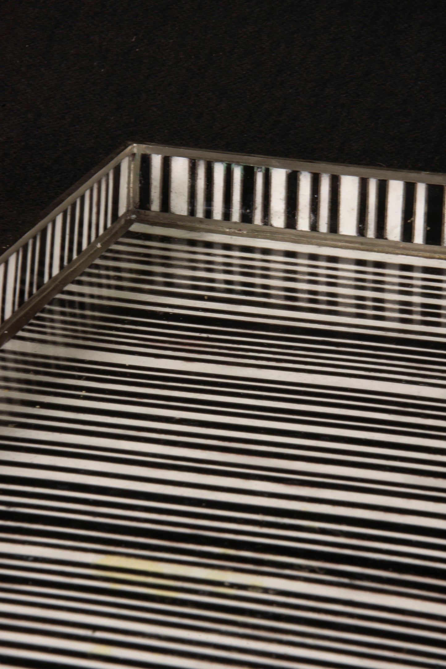 PORCELAIN ENAMEL TRAY