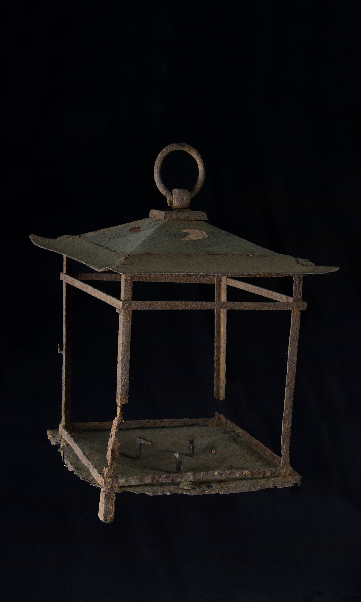 RUSTY LANTERN