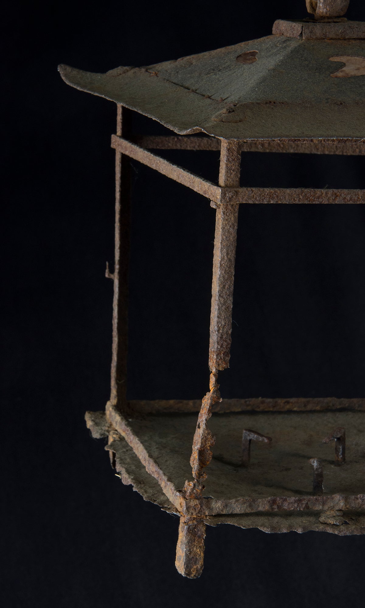 RUSTY LANTERN