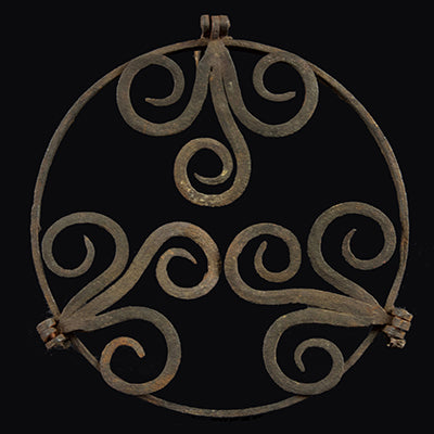 IRON TRIPOD