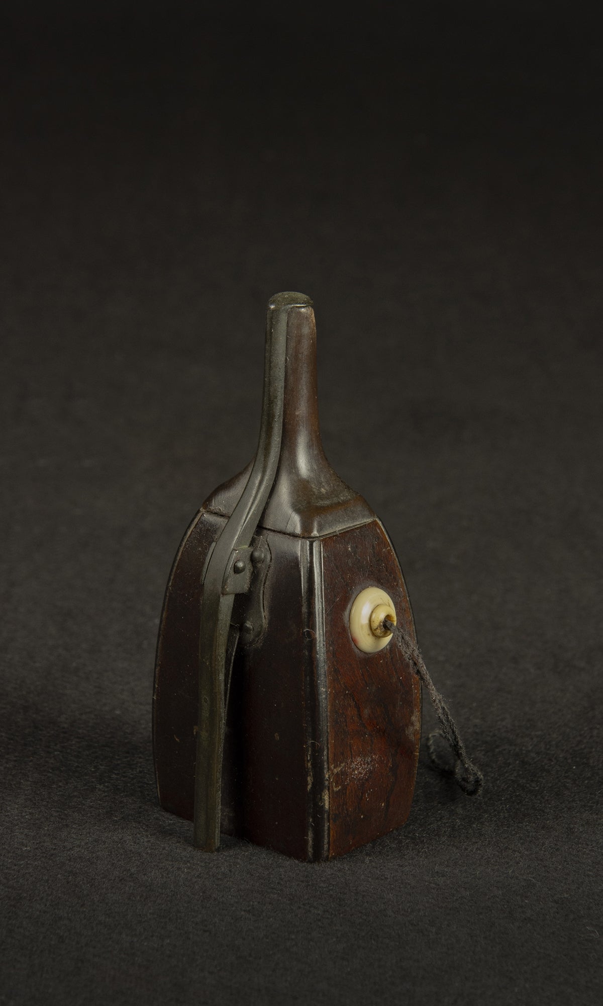 GUNPOWDER FLASK
