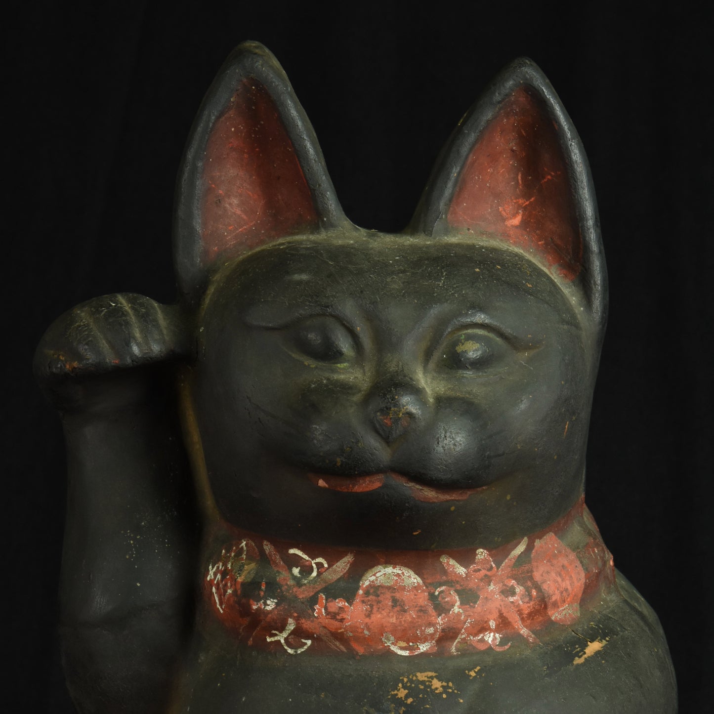 BLACK MANEKI NEKO