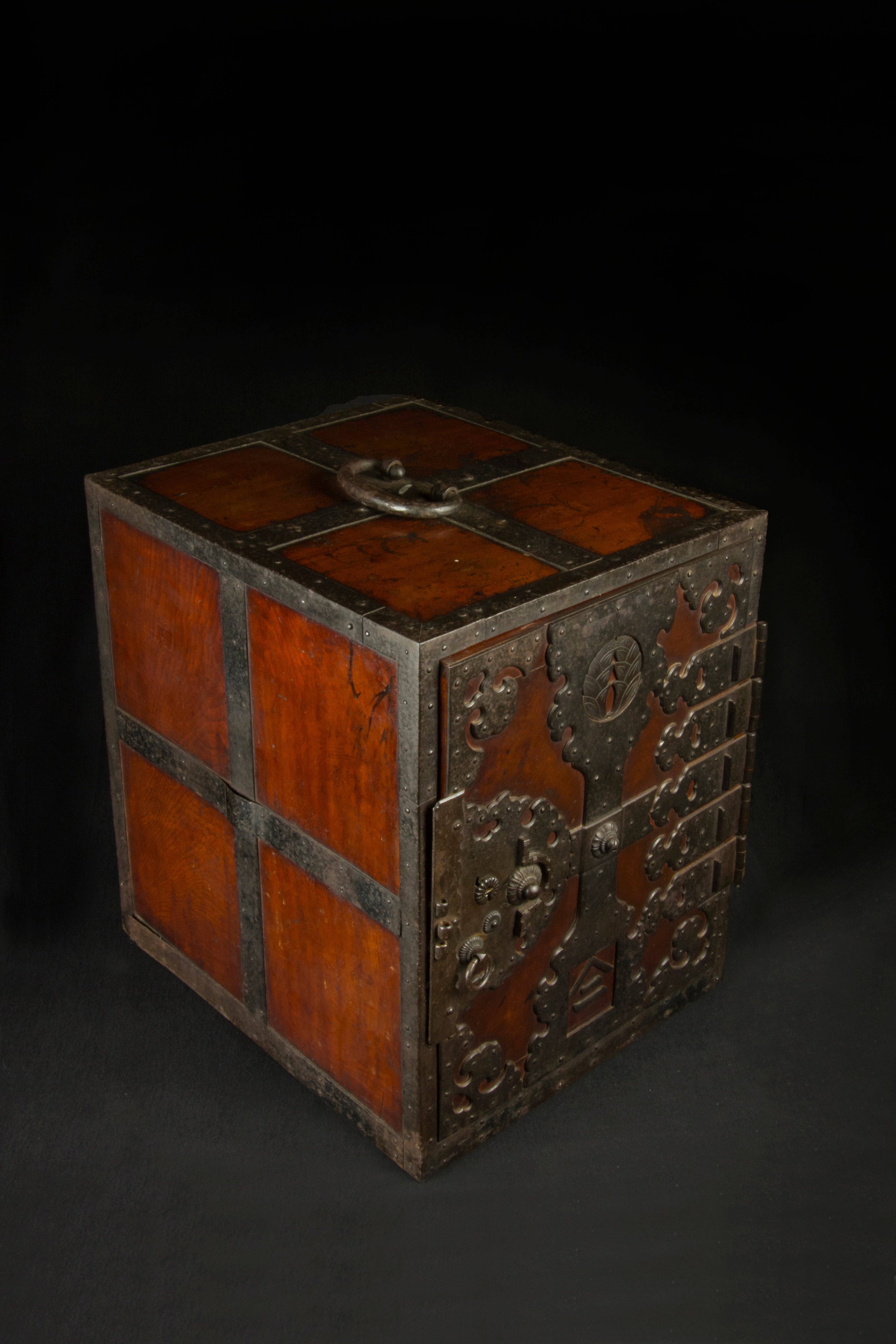 【】kazufuji97様用　 wall 157 FUNA DANSU – Galen Lowe