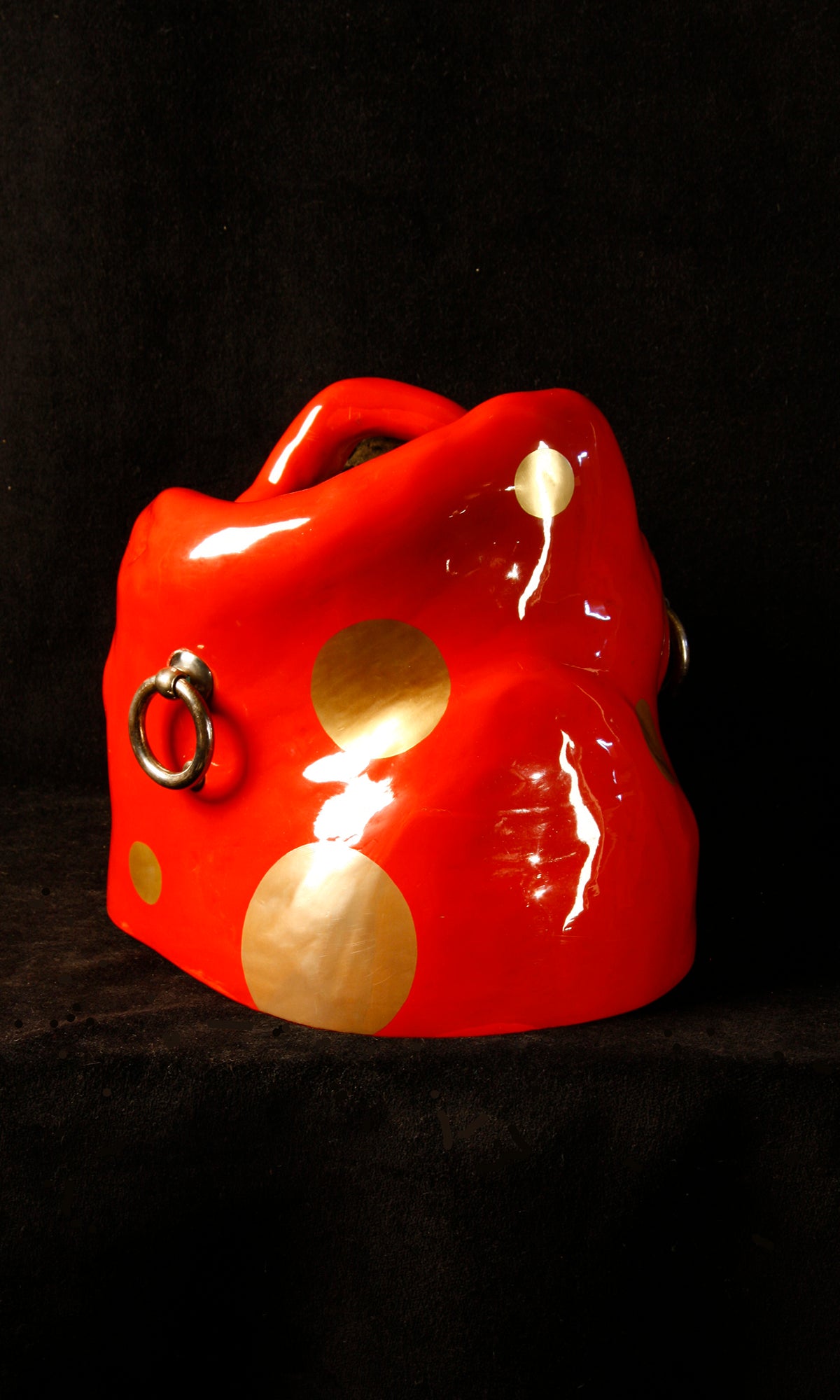 LACQUERED HIBACHI WITH POLKA DOTS