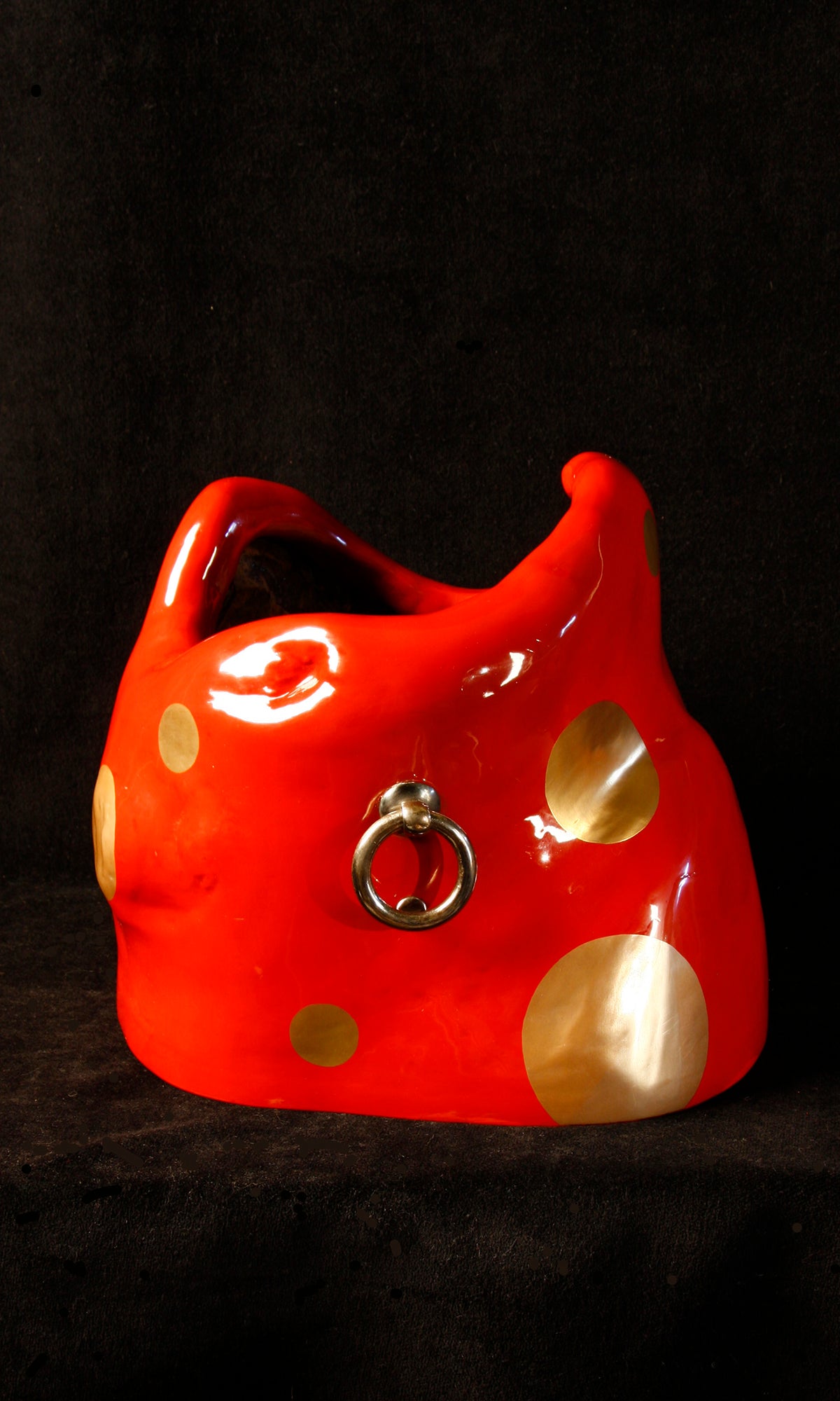 LACQUERED HIBACHI WITH POLKA DOTS