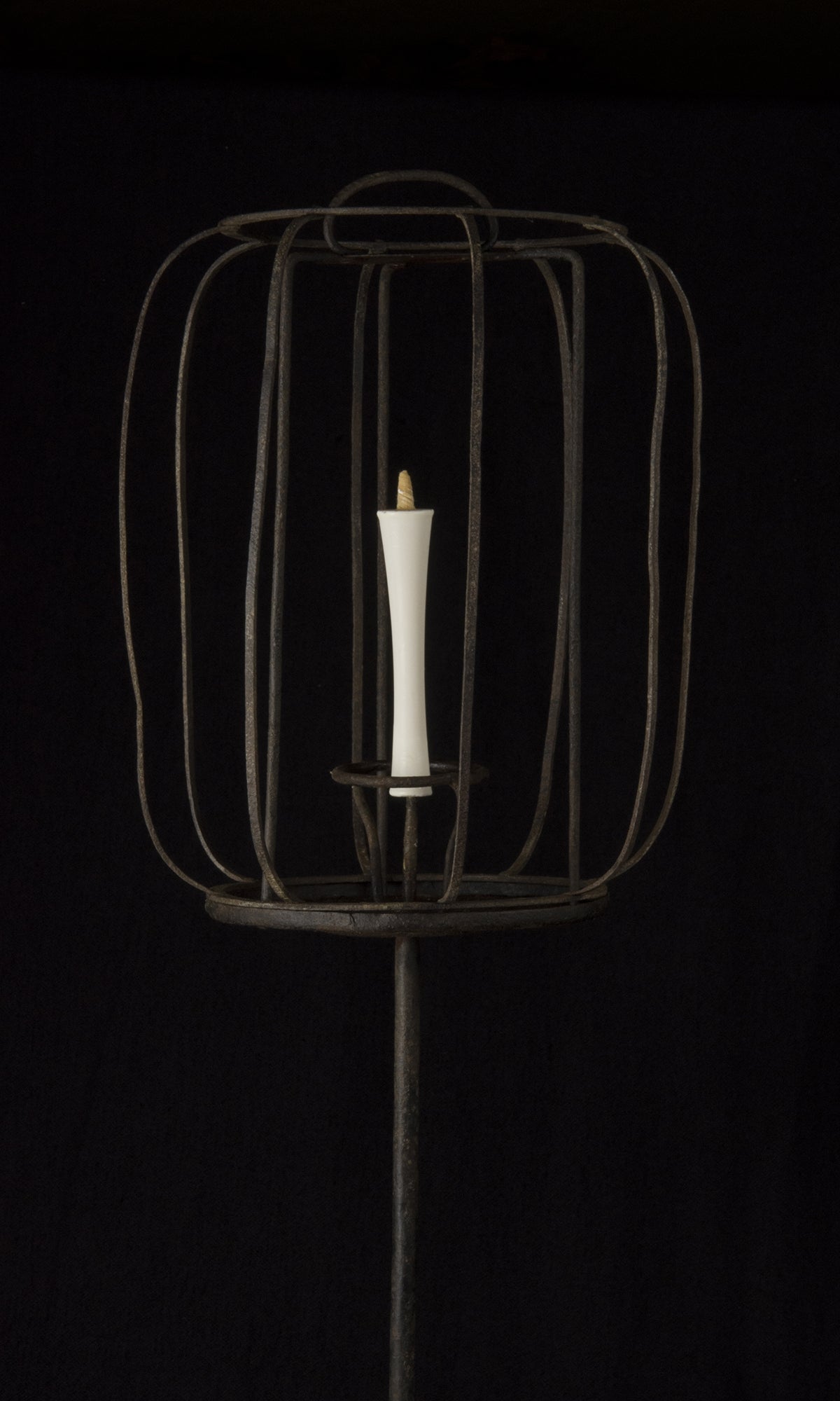 TALL IRON LANTERN TB05