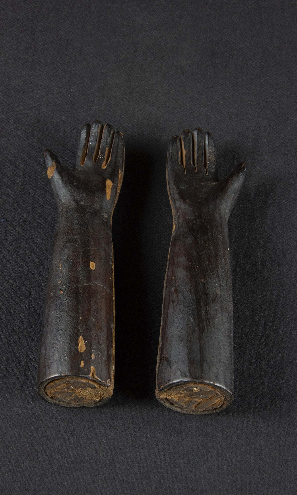 DOLL HANDS