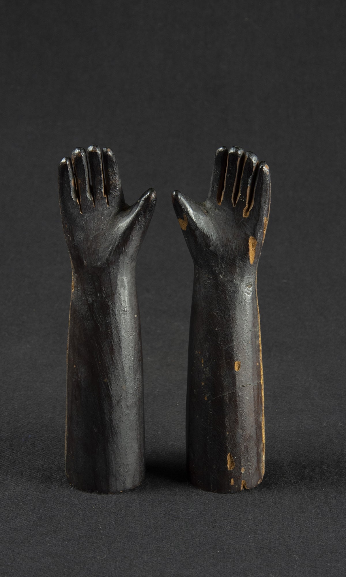 DOLL HANDS