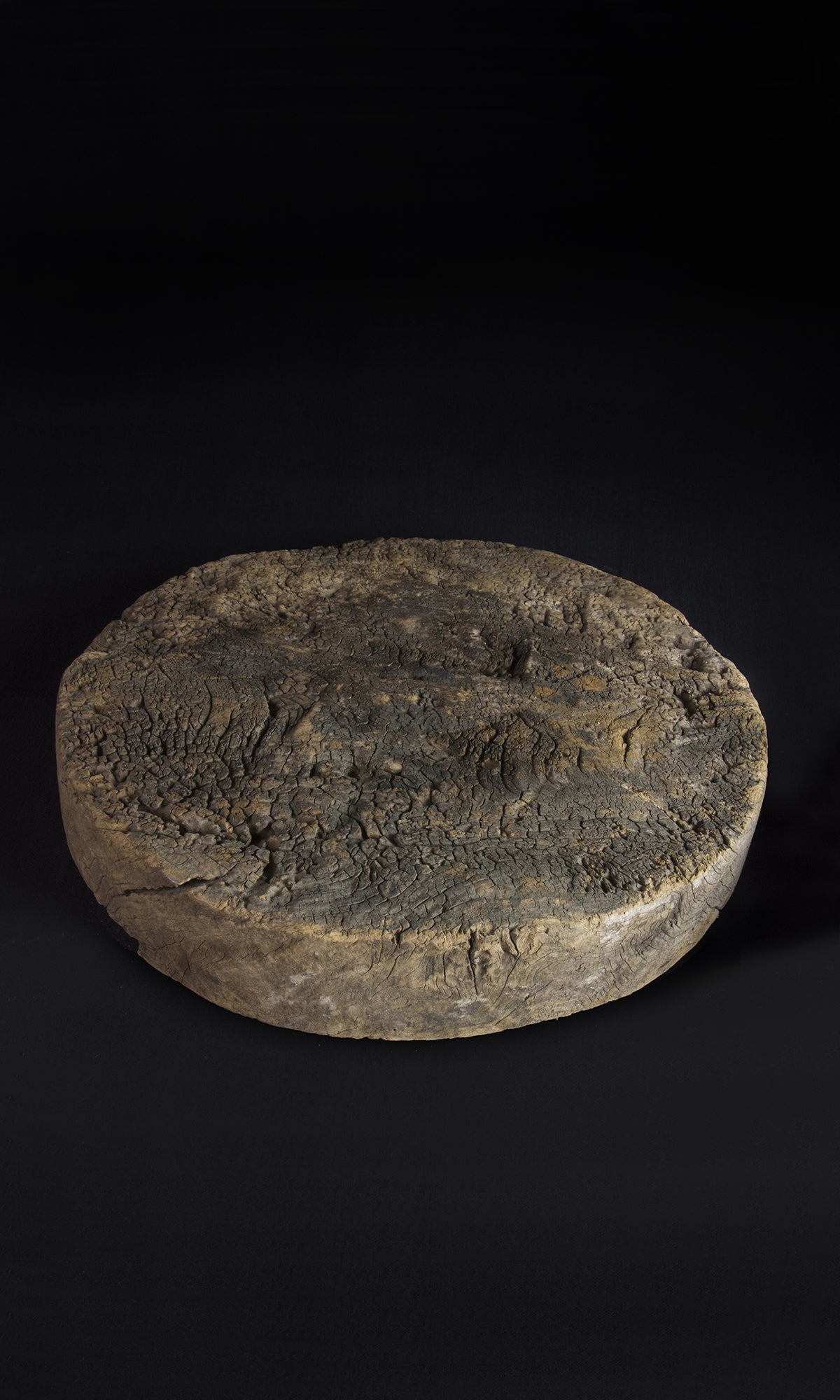 ROUND STAND
